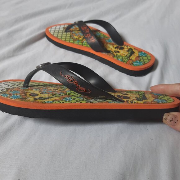 NWOT Ed Hardy flops - Picture 4 of 10